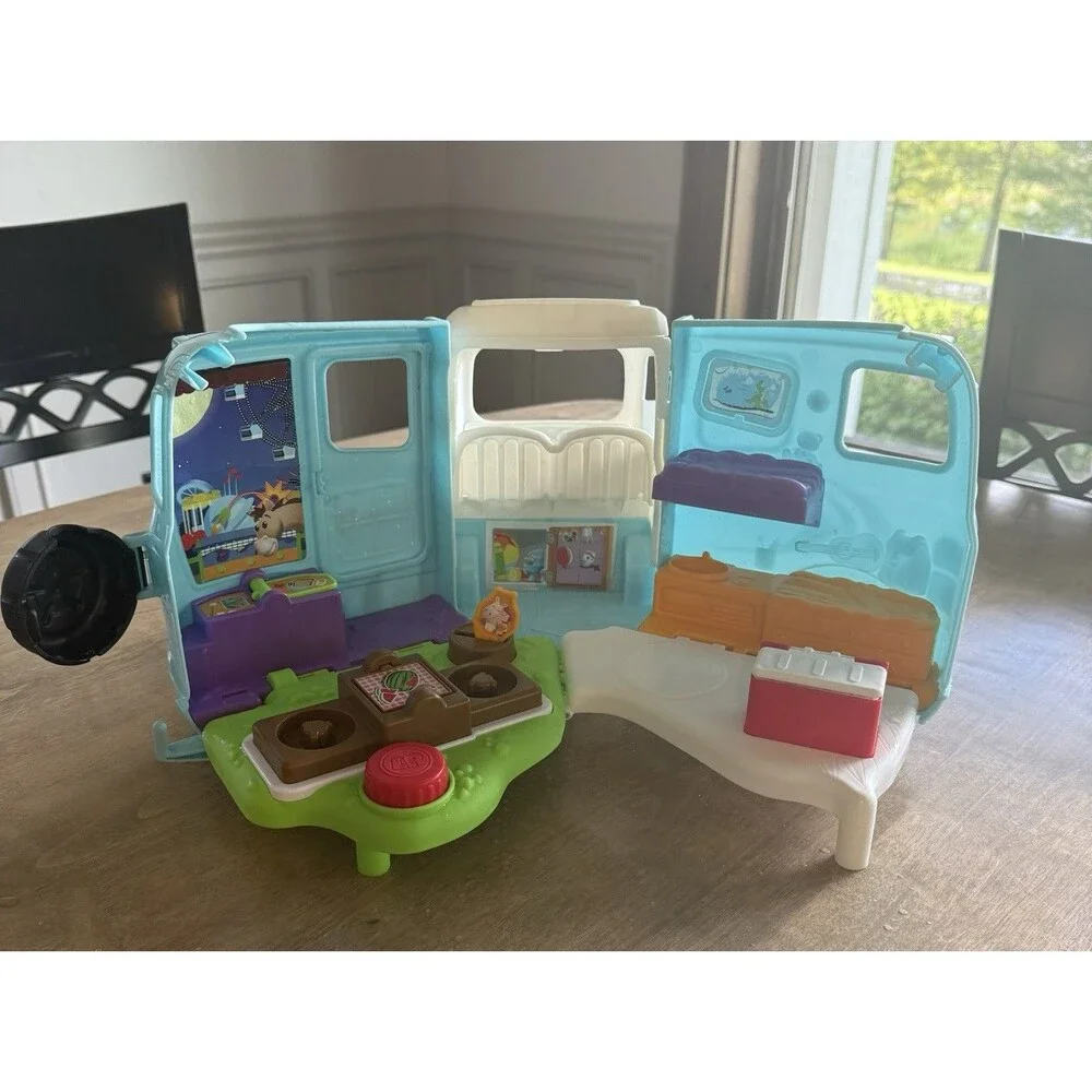 Fisher-Price DFV78 Little People Songs & Sounds Camper Playset